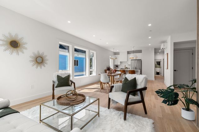 54 Adams 3, Somerville, MA 02145