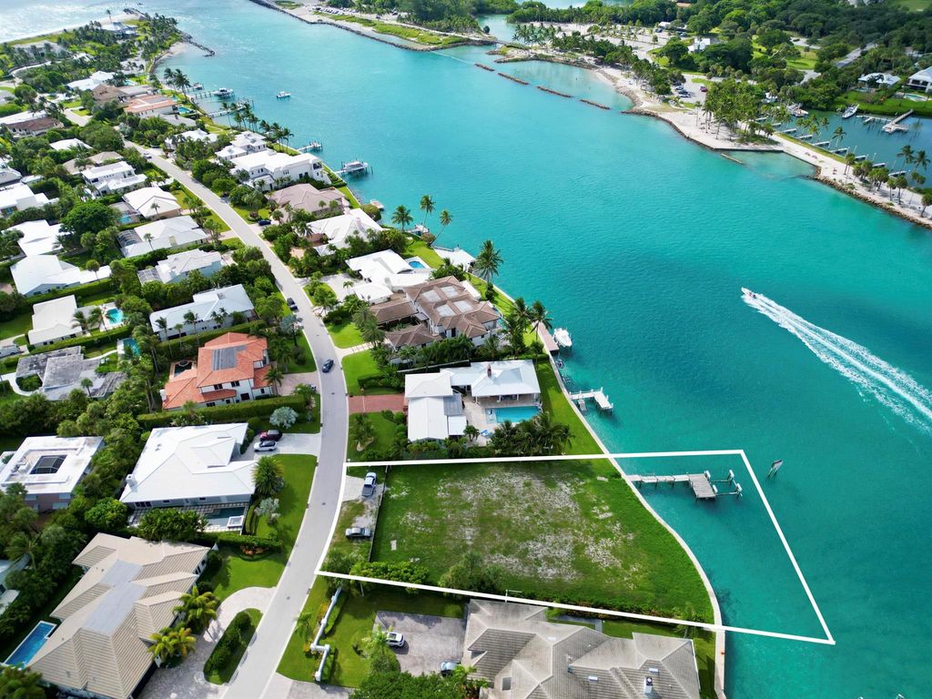 88 Lighthouse Drive, Jupiter Inlet Colony, FL 33469