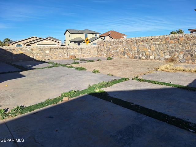 14243 GIL REYES Drive, El Paso, TX 79938