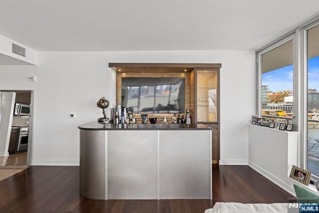 1000 Avenue At Port Imperial 410, Weehawken, NJ 07086