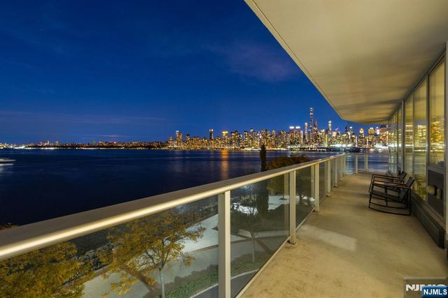 1000 Avenue At Port Imperial 410, Weehawken, NJ 07086