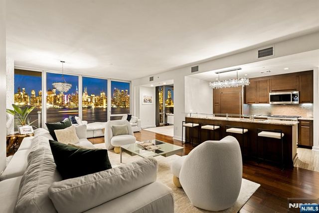 1000 Avenue At Port Imperial 410, Weehawken, NJ 07086