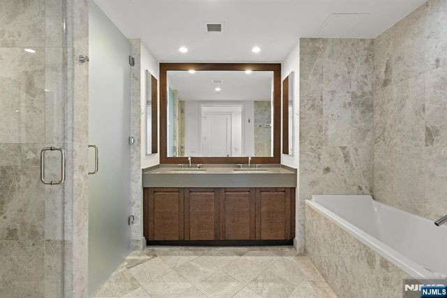 1000 Avenue At Port Imperial 410, Weehawken, NJ 07086