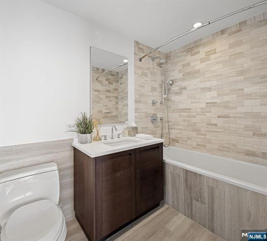 1000 Avenue At Port Imperial 410, Weehawken, NJ 07086