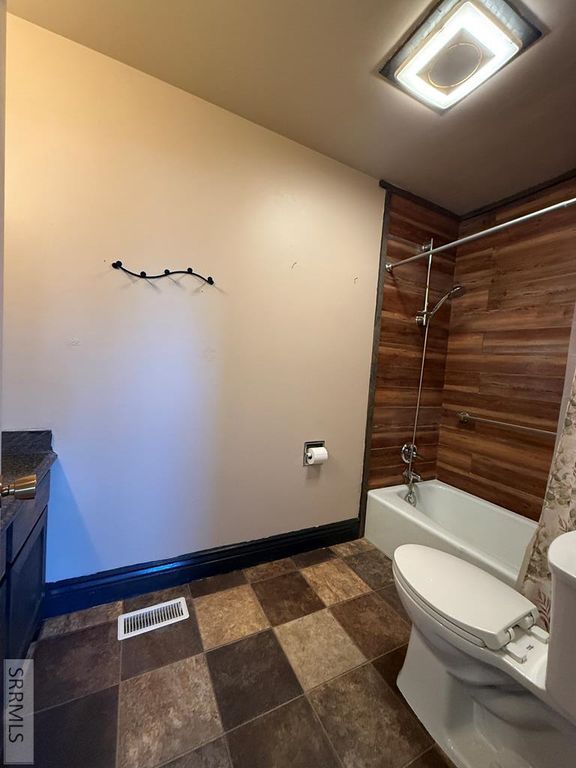 Image 19 of property listing at 502 W 11th Street, Mccammon, ID 83250