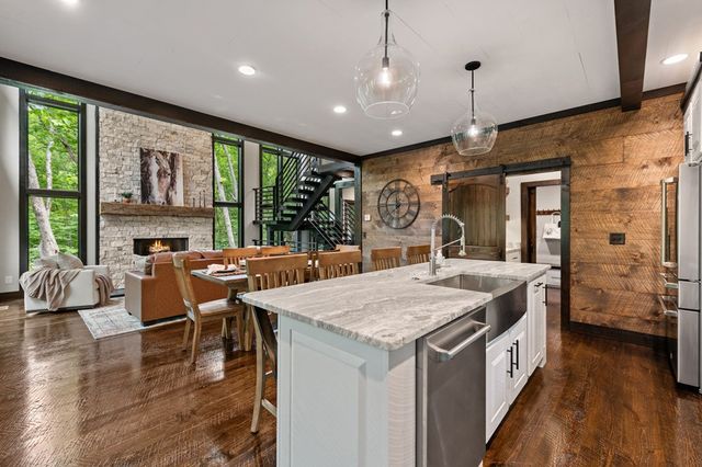919 Price Road, Blue Ridge, GA 30513