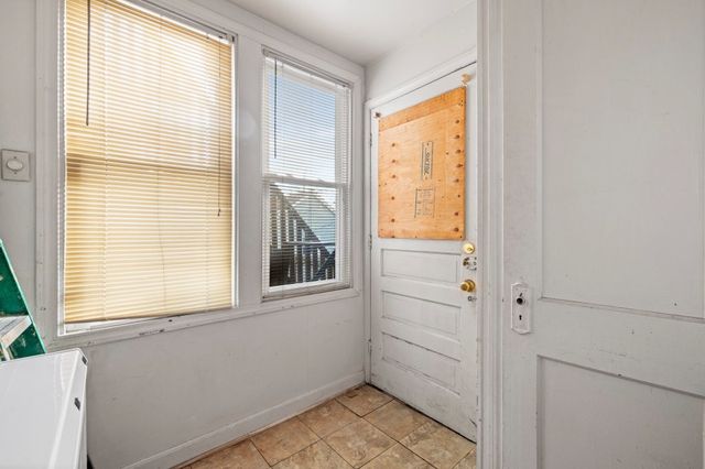 2207 N Nagle Avenue, Chicago, IL 60707