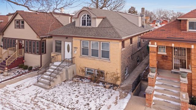 2207 N Nagle Avenue, Chicago, IL 60707
