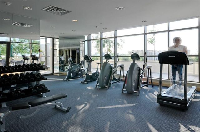 175 Huguenot Street 1605, New Rochelle, NY 10801