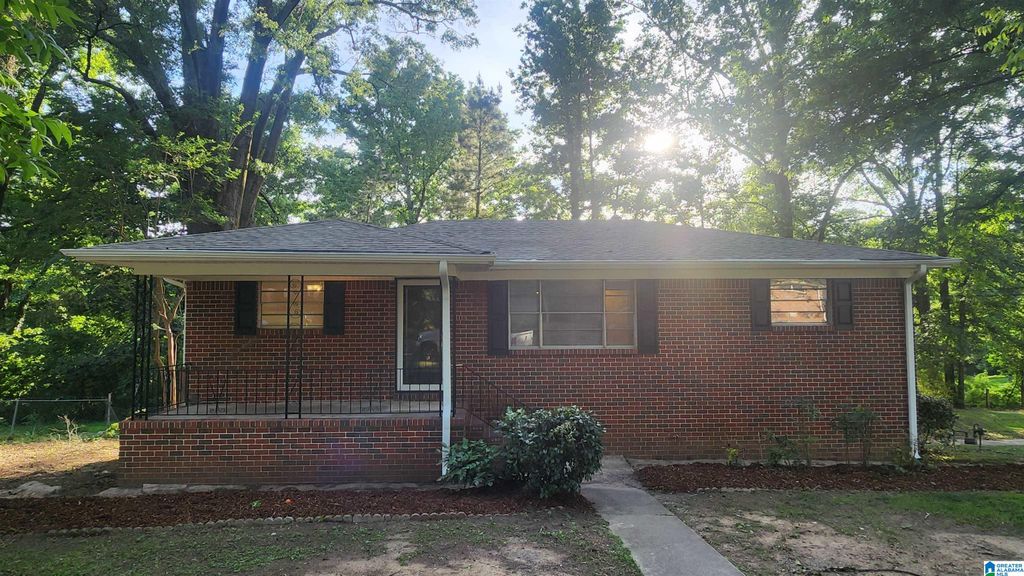 105 BEECHWOOD AVENUE, Hueytown, AL 35023