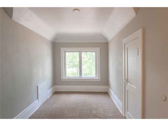 188 Wyoming Street E, Saint Paul, MN 55107