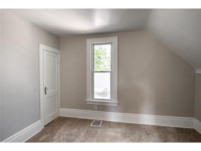 188 Wyoming Street E, Saint Paul, MN 55107