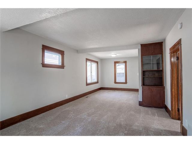 188 Wyoming Street E, Saint Paul, MN 55107