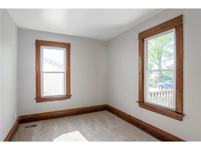 188 Wyoming Street E, Saint Paul, MN 55107