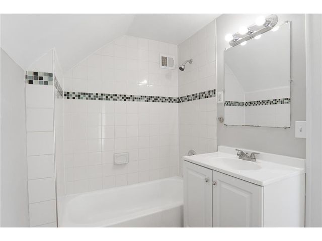 188 Wyoming Street E, Saint Paul, MN 55107