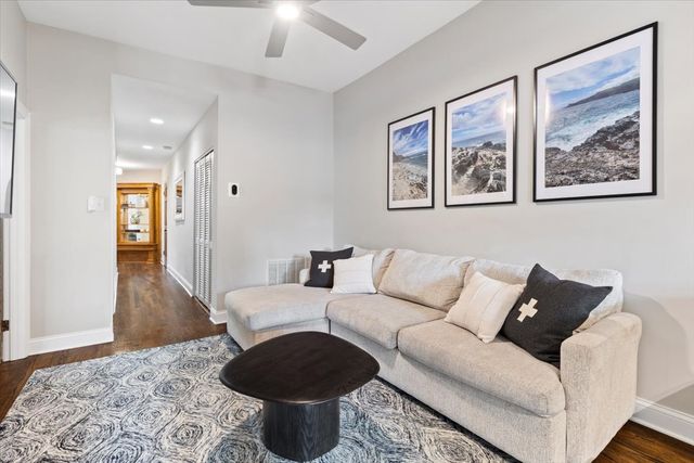 4415 N Racine Avenue 2S, Chicago, IL 60640