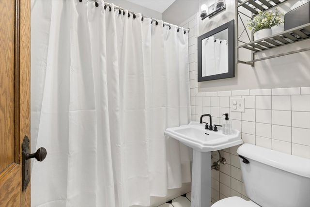 4415 N Racine Avenue 2S, Chicago, IL 60640