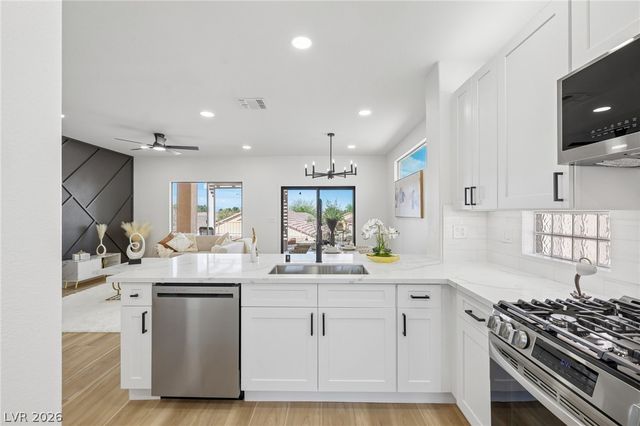 544 Mountain Links Drive, Henderson, NV 89012