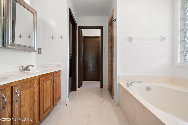 7195 JONES Road, Jacksonville, FL 32219