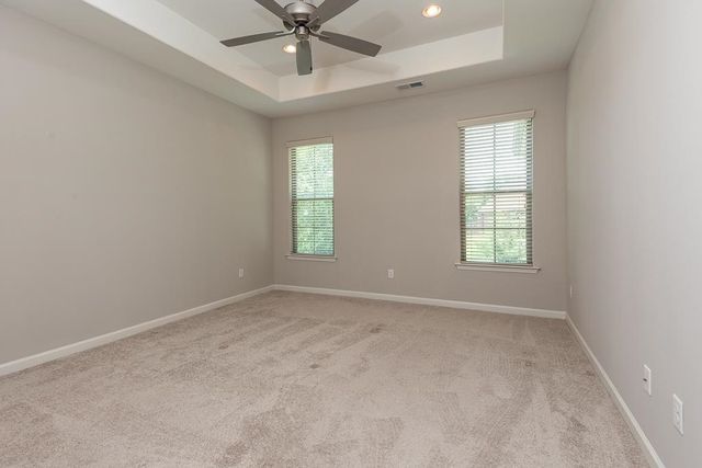 190 LAUREL GLEN DR, Oakland, TN 38060