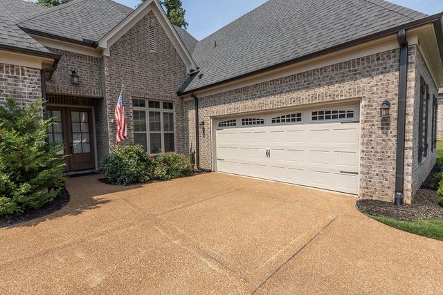 190 LAUREL GLEN DR, Oakland, TN 38060