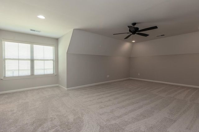 190 LAUREL GLEN DR, Oakland, TN 38060