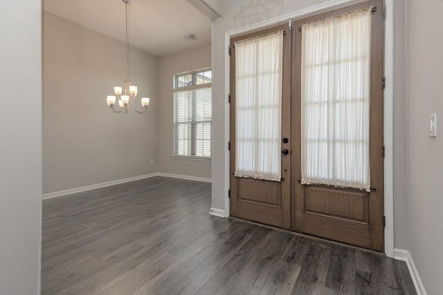 190 LAUREL GLEN DR, Oakland, TN 38060