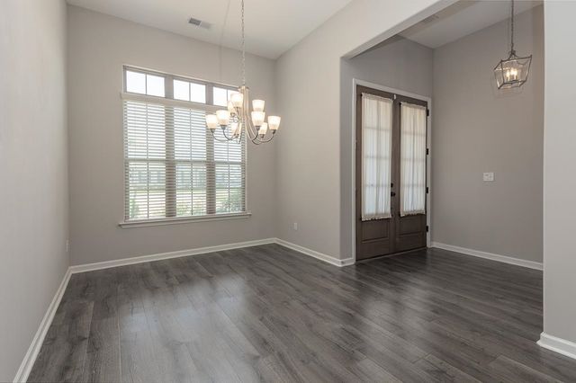 190 LAUREL GLEN DR, Oakland, TN 38060