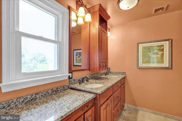169 NORWAY LN, Lebanon, PA 17042