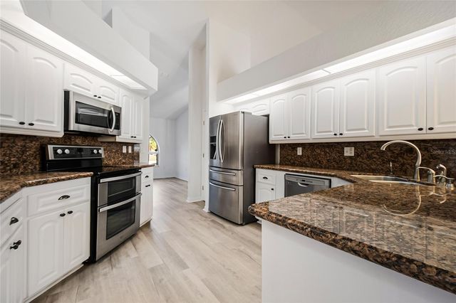 7044 SUMMIT CIRCLE, Winter Haven, FL 33884