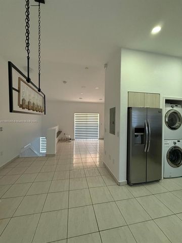 7221 NW 174th Ter 202, Hialeah, FL 33015