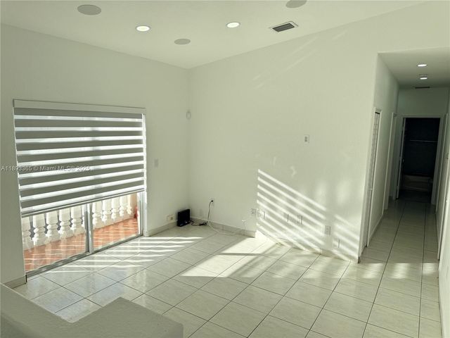 7221 NW 174th Ter 202, Hialeah, FL 33015