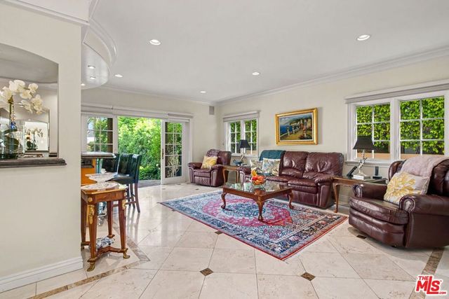 204 Foothill Road, Beverly Hills, CA 90210