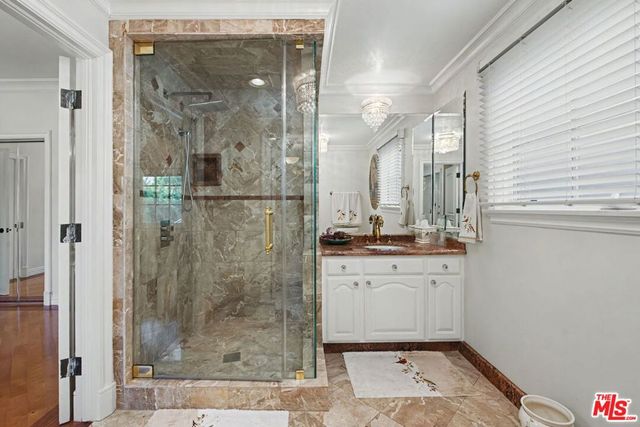 204 Foothill Road, Beverly Hills, CA 90210