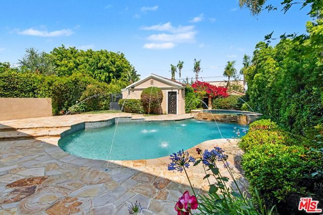 204 Foothill Road, Beverly Hills, CA 90210