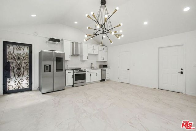 204 Foothill Road, Beverly Hills, CA 90210