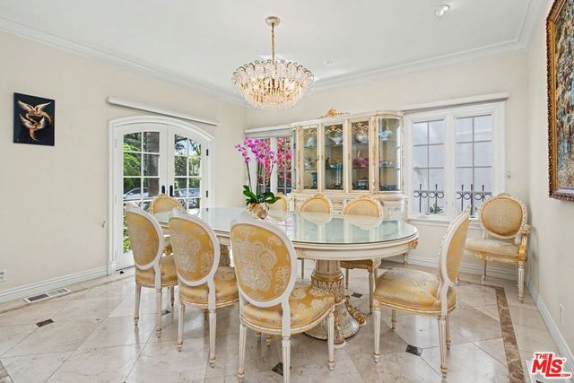 204 Foothill Road, Beverly Hills, CA 90210