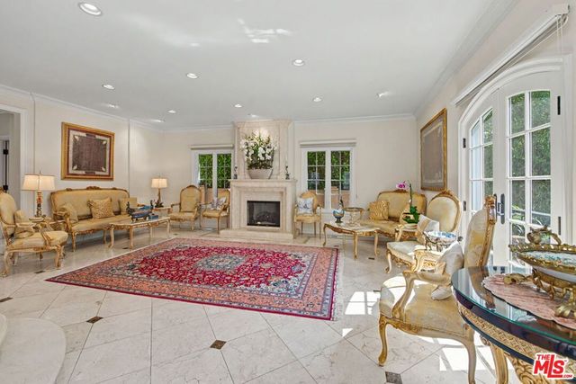 204 Foothill Road, Beverly Hills, CA 90210