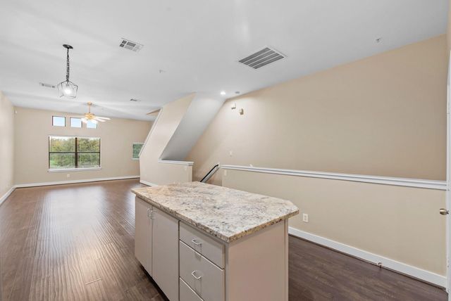 3501 Link Valley Drive 102, Houston, TX 77025