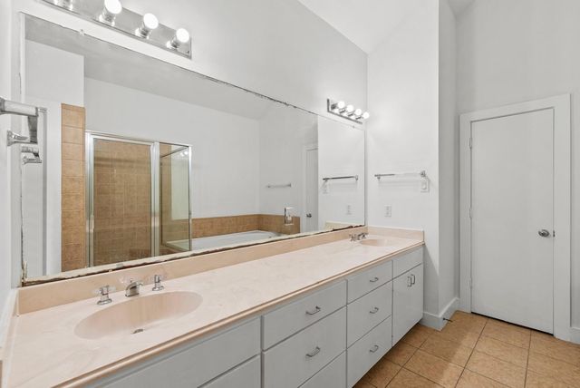 3501 Link Valley Drive 102, Houston, TX 77025