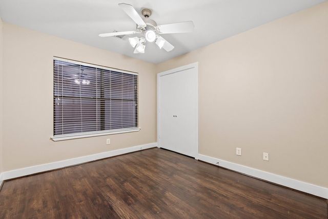 3501 Link Valley Drive 102, Houston, TX 77025