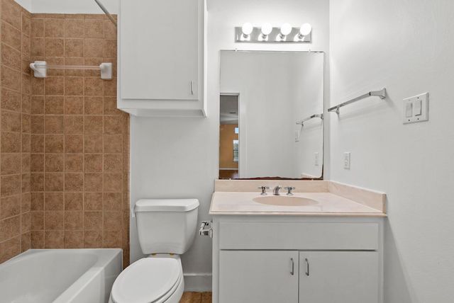 3501 Link Valley Drive 102, Houston, TX 77025