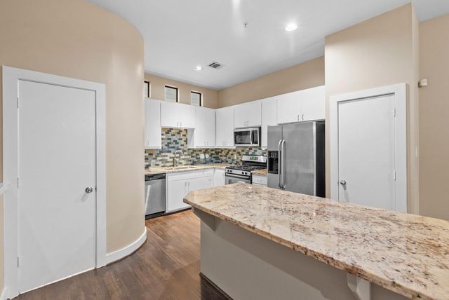 3501 Link Valley Drive 102, Houston, TX 77025