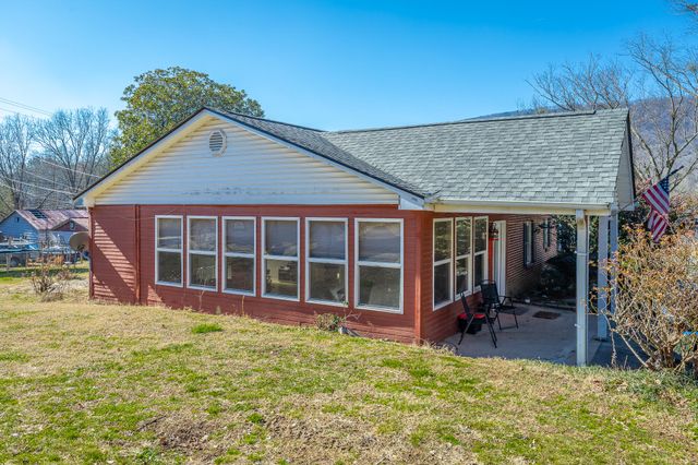 746 Maple Street, Whitwell, TN 37397