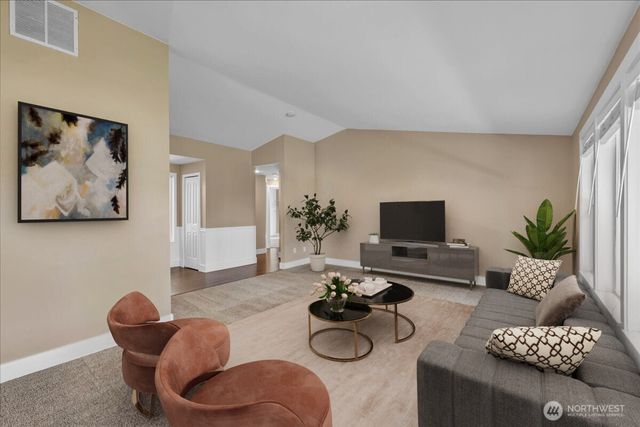 607 Bathke Ave, Enumclaw, WA 98022