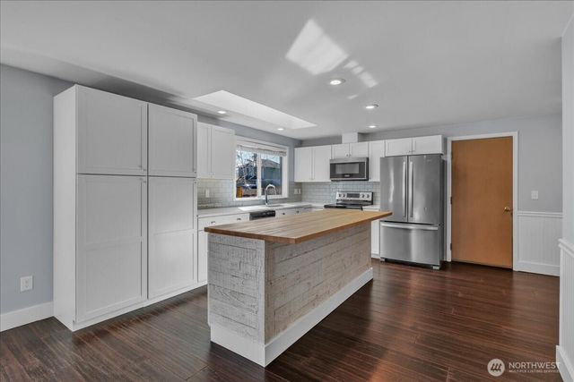 607 Bathke Ave, Enumclaw, WA 98022