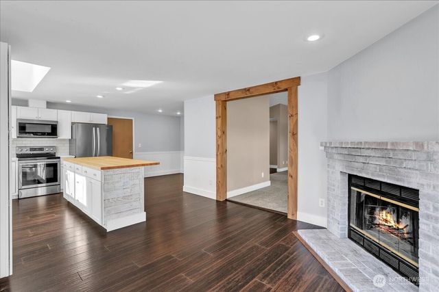 607 Bathke Ave, Enumclaw, WA 98022