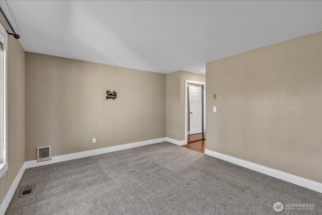 607 Bathke Ave, Enumclaw, WA 98022