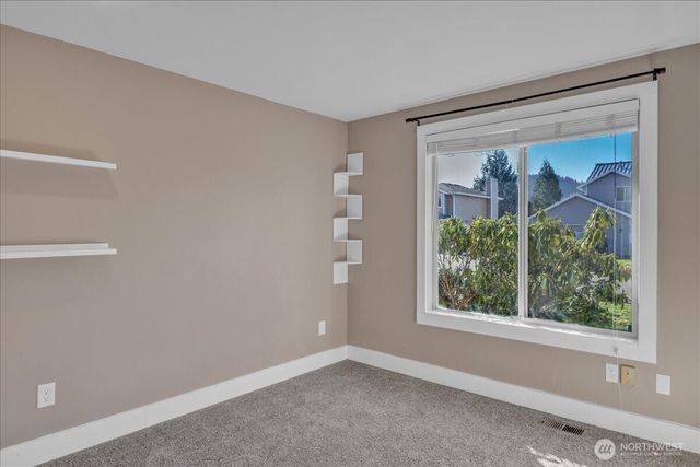 607 Bathke Ave, Enumclaw, WA 98022