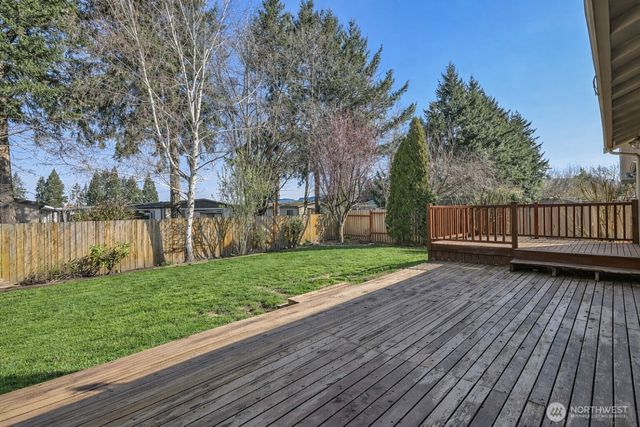 607 Bathke Ave, Enumclaw, WA 98022